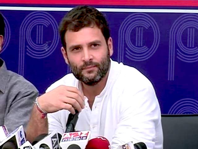 वीडियो: राहुल ने "फाड़ दिया" था वो अध्यादेश, जो बचा सकता था सदस्यता (Aired: 27 September, 2013)