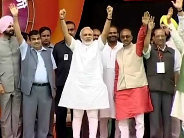 Narendra Modi accuses Rahul of undermining PM's authority