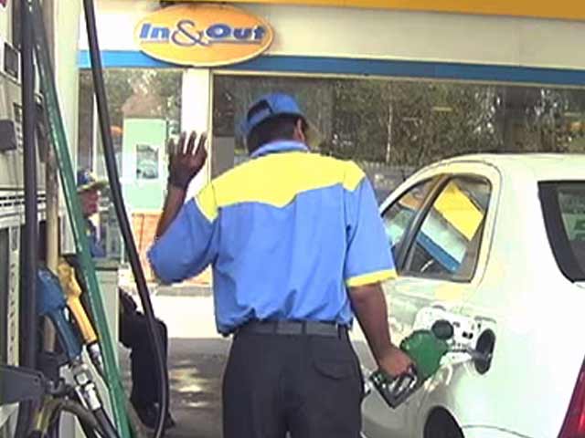 पेट्रोल का दाम 3.05 रुपये घटा