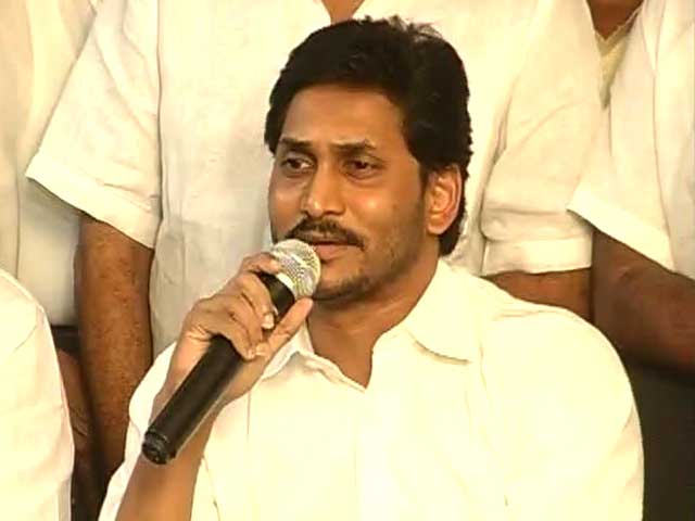 Video : Jagan's praise for Modi suggests he's keeping options open