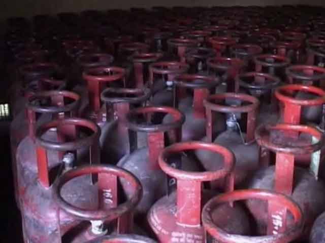 LPG cylinders to be available at petrol pumps