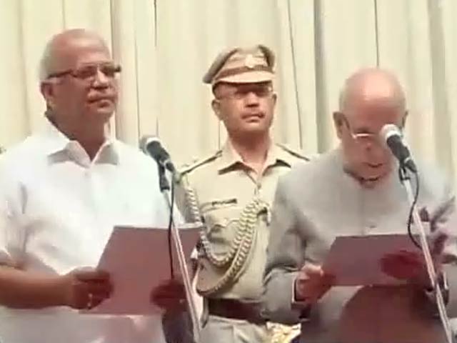 कर्नाटक के 22 विधायकों की विधायकी खतरे में...