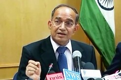 पांच राज्यों में बजा चुनावी बिगुल पांच राज्यों में बजा चुनावी बिगुल