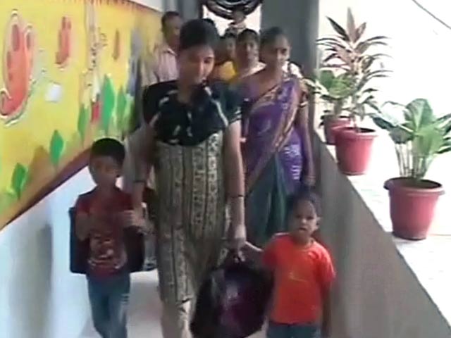 अवैध जमीन पर बनी लग्ज़री इमारत में स्कूल हुआ शुरू