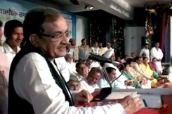'राजनीति के जरिए बहुतों ने बनाए अरबों' 'राजनीति के जरिए बहुतों ने बनाए अरबों'