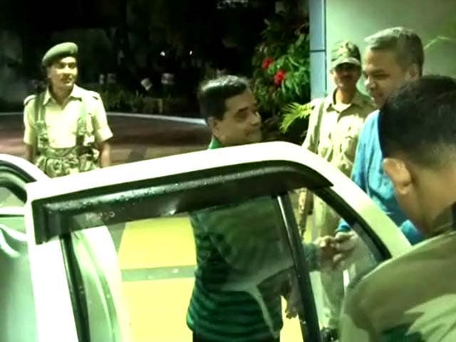 Video : President's son pays Lalu Prasad 'courtesy visit' in Ranchi jail