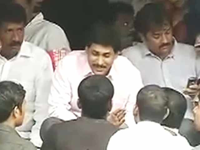 तेलंगाना विरोध : सीमांध्र में बिजली संकट, ट्रेन सेवा बाधित