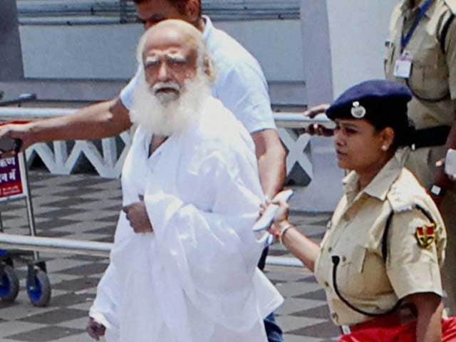 Video : Former attendant to give crucial evidence against Asaram Bapu, say cops