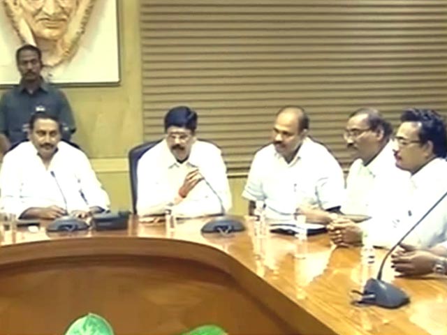 तेलंगाना : अनशन, राजनीति और अंधेरा