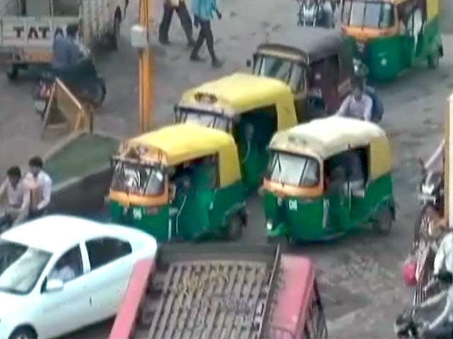 फोन कीजिए, ऑटो होगा हाजिर...