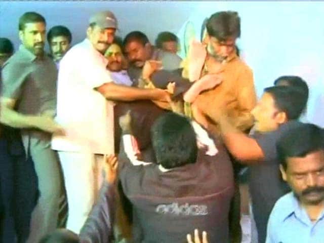 Telangana fallout: Jagan Mohan Reddy taken into preventive custody
