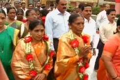 Women priests defy stereotypes at Mangalore temple Women priests defy stereotypes at Mangalore temple