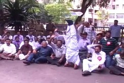 Telangana fallout: Unpaid yet united for Andhra Telangana fallout: Unpaid yet united for Andhra