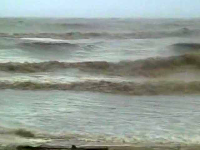 Cyclone Phailin: 5 lakh people may be severely affected, says Odisha govt official