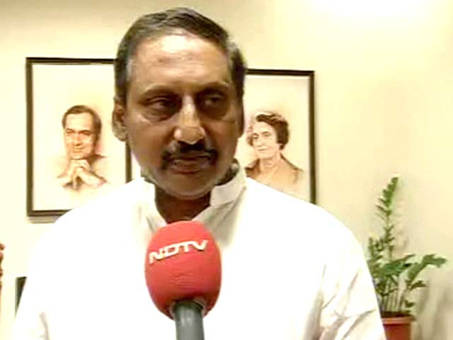 All employees back at work for Cyclone Phailin: Andhra Pradesh Chief Minister