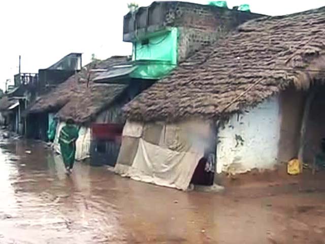 Videos : आंध्र-ओडिशा में तूफान 'फैलिन' से तबाही की आशंका