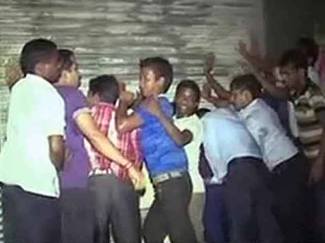 बरहामपुर के होटल में तूफान से तबाही