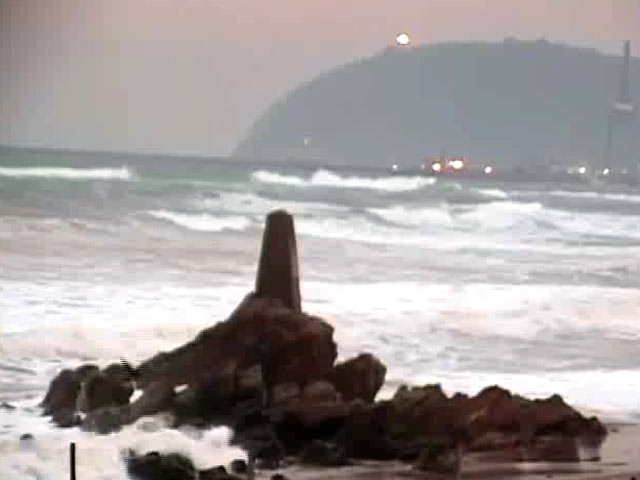 आया तूफान फिलिन : आशंका से कम नुकसान