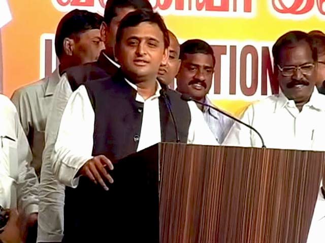 देश में नरेंद्र मोदी नाम की कोई लहर नहीं : अखिलेश यादव