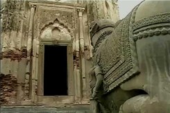 डौडिया खेड़ा के किले में खुदाई से मिलेगा सोना? डौडिया खेड़ा के किले में खुदाई से मिलेगा सोना?