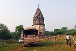 यूपी में सोने की खोज : एक महीने तक चलेगी खुदाई यूपी में सोने की खोज : एक महीने तक चलेगी खुदाई