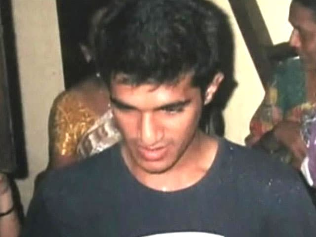 Video : Mumbai teen forced to drink acid, pushed into sea allegedly by 'stalker'