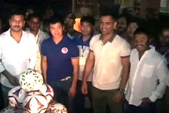 MS Dhoni, Bhaichung Bhutia play football for charity MS Dhoni, Bhaichung Bhutia play football for charity