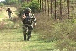 Army Chief Bikram Singh meets Defence Minister AK Antony to discuss situation at Line of Control Army Chief Bikram Singh meets Defence Minister AK Antony to discuss situation at Line of Control