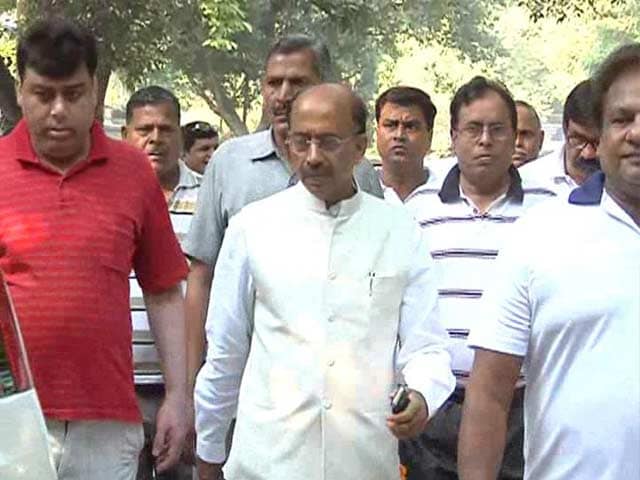 Video : In Delhi, BJP's real battle is within. Two men for chief minister