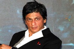 SRK unwell, watching his own movies on TV SRK unwell, watching his own movies on TV