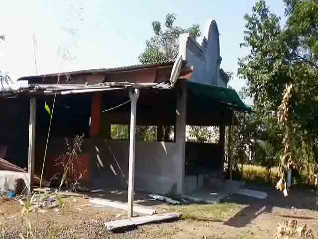 वलसाड : आसाराम के आश्रम को आग लगाई