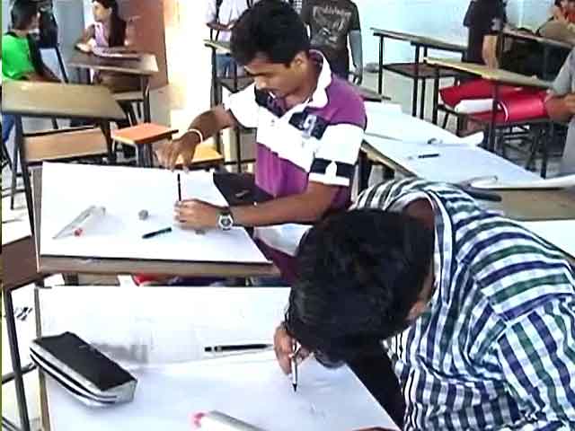 इंजीनियरिंग : टूटते ख्वाब, खाली क्लास