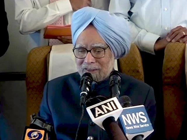 पाक की हरकत से निराश : मनमोहन सिंह