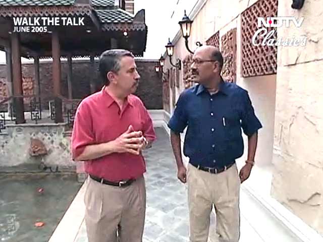 Video : Walk The Talk with Thomas Friedman (Aired: June 2005)