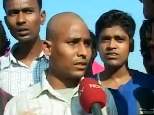Video : Patna blasts: The man who took the injured to a hospital on a bike