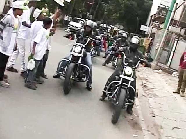 Video : When Harley owners rode for a smile