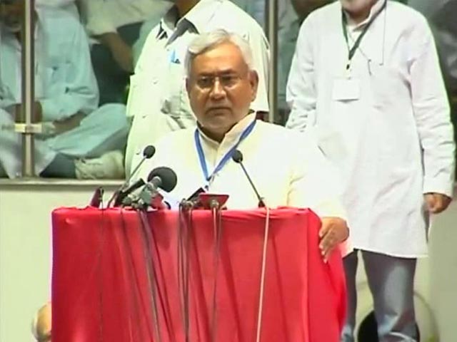 Nitish Kumar at meeting against communalism in Delhi
