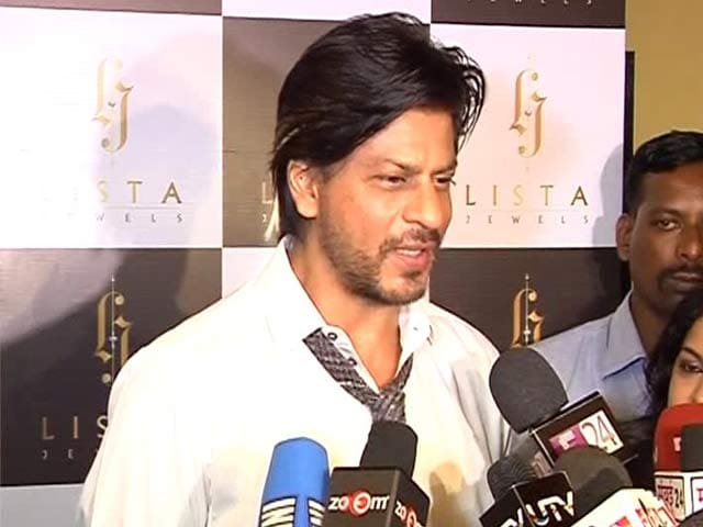 Video : Shah Rukh Khan launches a jewellery store