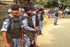 4 killed in violence in Muzaffarnagar, 8 arrested 4 killed in violence in Muzaffarnagar, 8 arrested