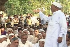 अब भी हालात सामान्य नहीं हैं मुजफ्फरनगर में अब भी हालात सामान्य नहीं हैं मुजफ्फरनगर में