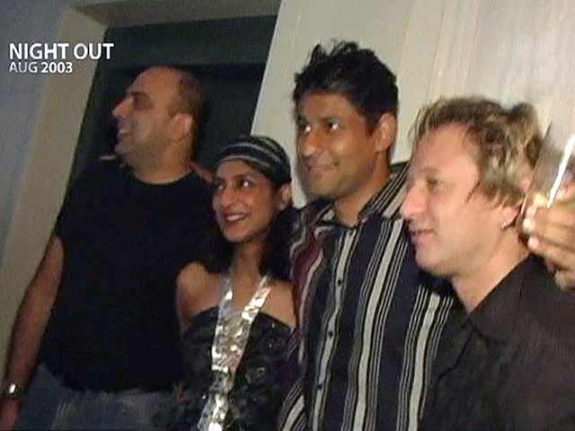 Video : It's all about fun and fashion at this bar (Aired: August 2003)