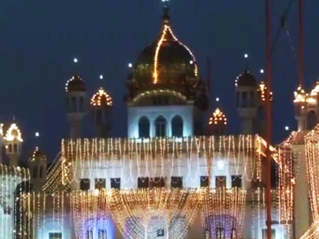 पूरे देश में दीपों के त्योहार दीपावली का जश्न