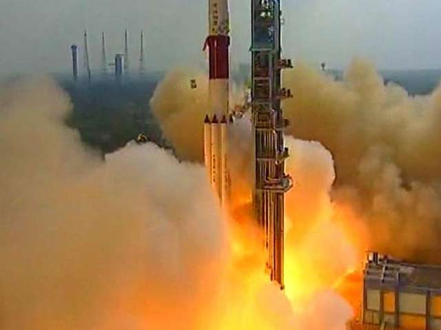 ख़बरों की ख़बर : मंगल के राज़ जानने निकला मंगलयान