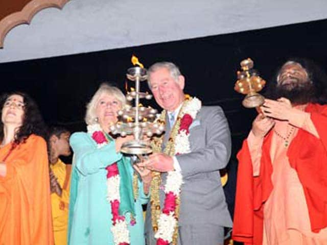 Video : Britain's royal couple attends 'Ganga Arti' on first day of India visit