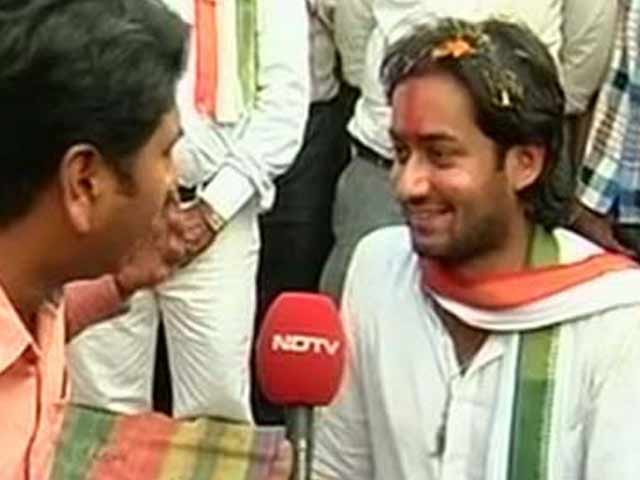 Video : Digvijaya Singh's son makes political debut in Madhya Pradesh polls