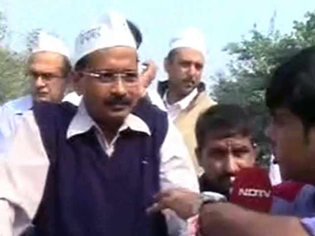Video : Sheila Dikshit won't decide Delhi's fate, people will: Kejriwal hits back