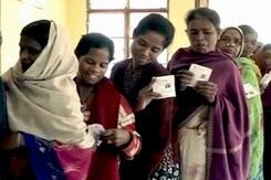 छत्तीसगढ़ : कड़ी सुरक्षा के बीच पहले चरण का मतदान छत्तीसगढ़ : कड़ी सुरक्षा के बीच पहले चरण का मतदान