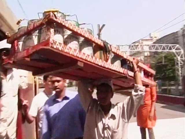 Dabbawallahs to deliver special farewell to Sachin