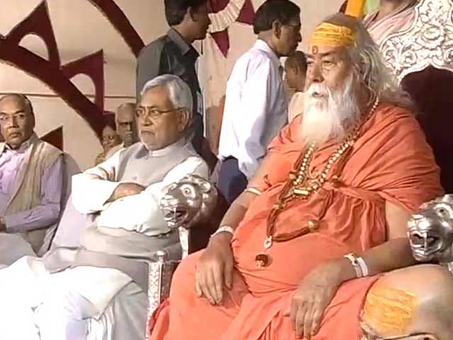 World's tallest statue in Modi's Gujarat, biggest temple in Nitish's Bihar