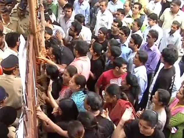 Campa Cola residents: duped by builders or aware of violations?
